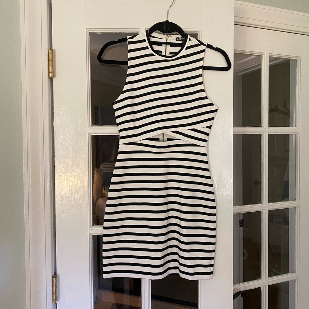 Cut Out Detail Dress